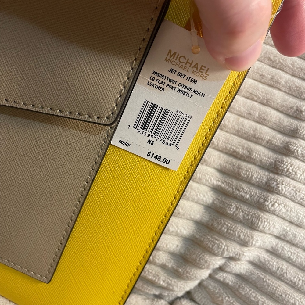 Michael Kors Yellow and Beige Lg Clutch/Wristlet 🥳 - Picture 5 of 8